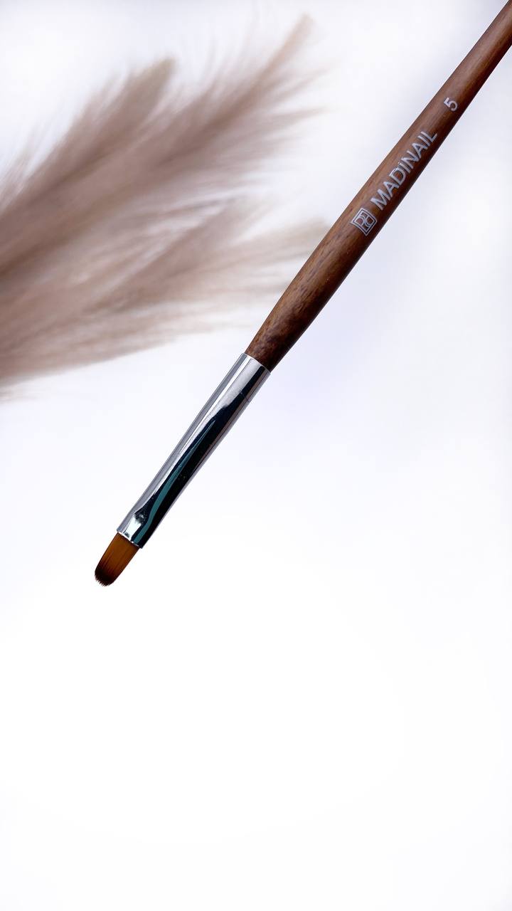 картинка Кисть овал #5 от магазина MADINAIL 